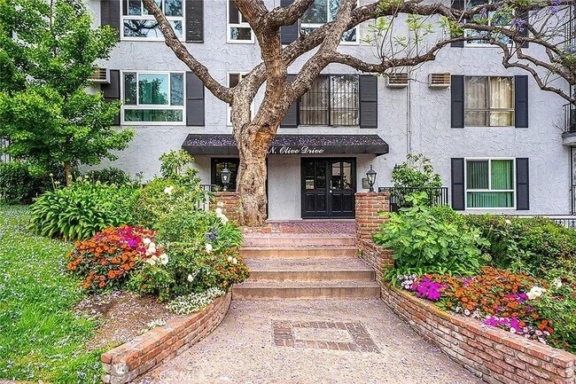 Foto del edificio - 1222 N Olive Dr