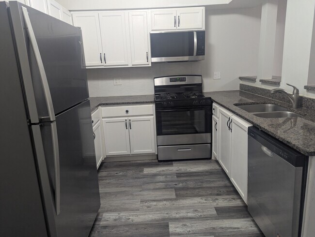 Foto del edificio - 7306 N Winchester Ave