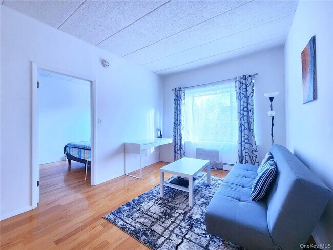 Foto del edificio - 149-15 Barclay Ave