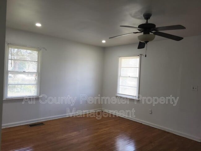 Building Photo - 1877 Chapman Ave