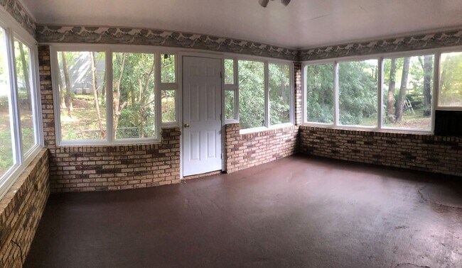 Foto del edificio - 110 Boxwood Pl N