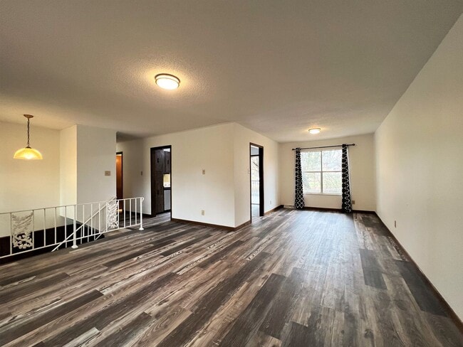 Building Photo - 11518 Midhurst Dr