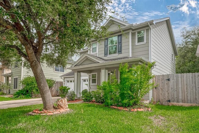 Building Photo - 4030 Dogwood Hill St