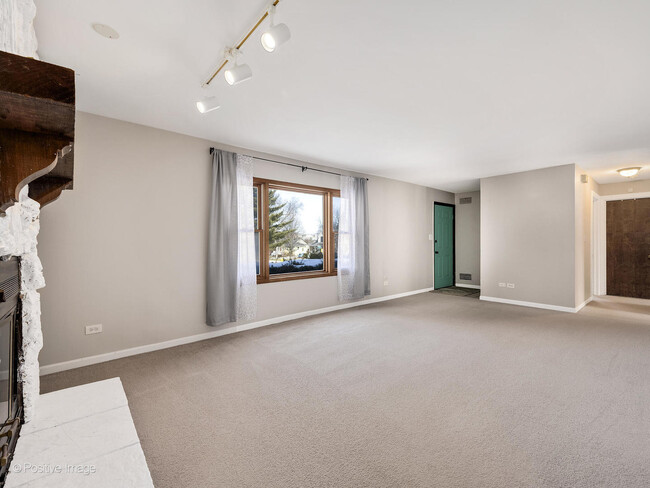 Building Photo - 305 3rd St
