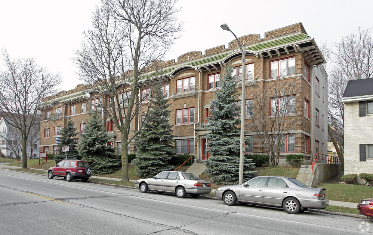 Foto del edificio - Newport Manor Apartments