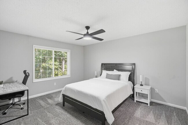 Building Photo - 1826 Lantern Ridge Dr