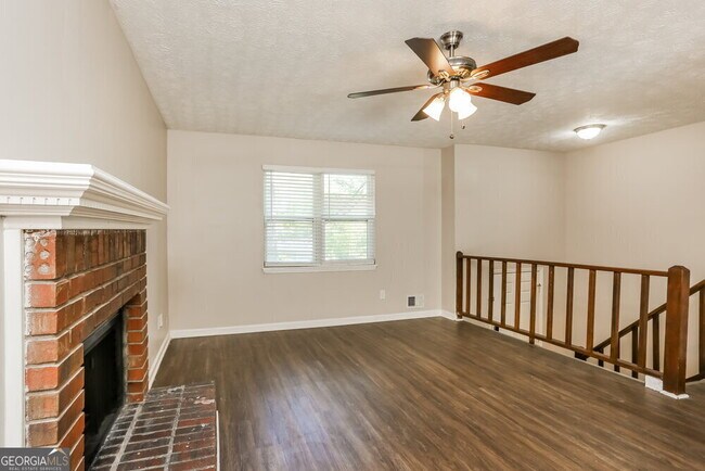 Foto del edificio - 2940 Valley View Dr