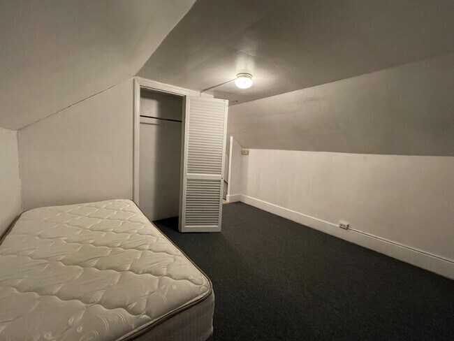 Foto del edificio - 243 S 14th St