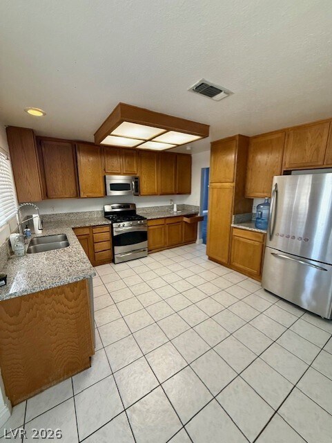 Foto del edificio - 8383 Brad Oaks Cir