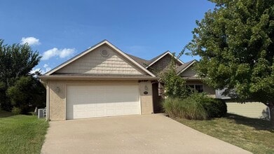 Building Photo - 5109 Lake Trout Ct