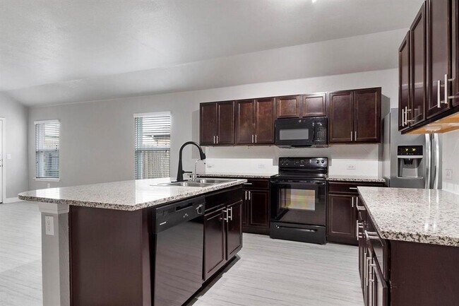 Foto del edificio - 5712 Montrelia Dr