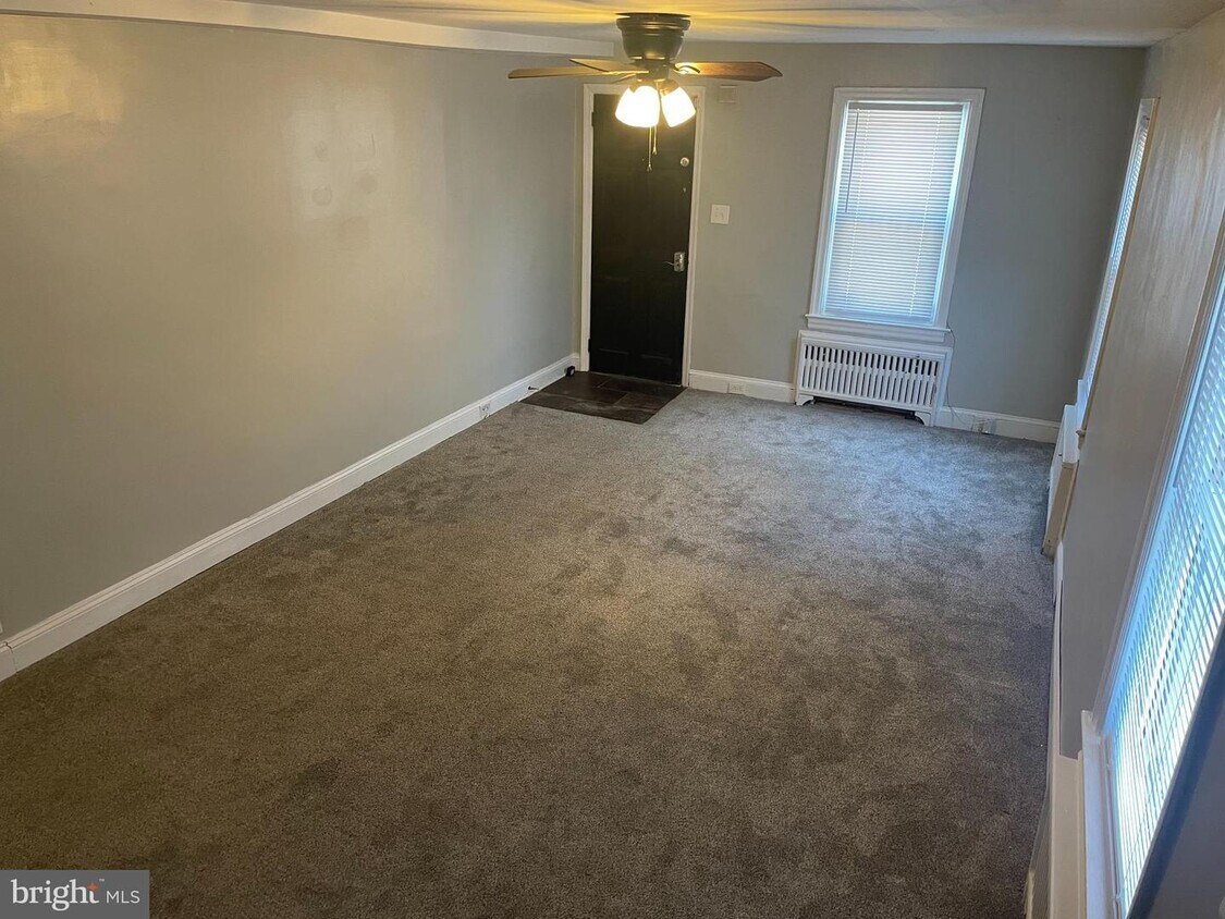 837 Little Somerset St, Gloucester City, NJ 08030 House Rental in