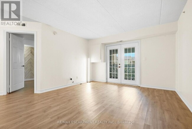 Building Photo - 2055 Appleby Line
