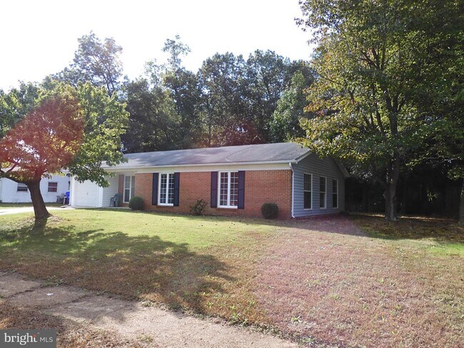 Building Photo - 1105 Cambridge Dr