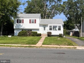Building Photo - 1145 Lower Ferry Rd