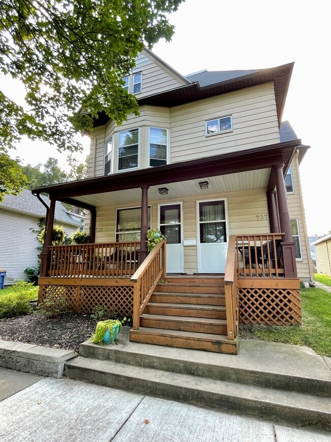 Foto del edificio - 735 Livingston Ave NE