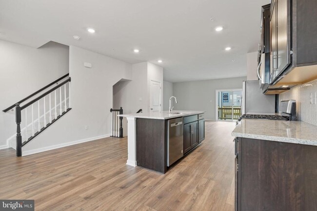 Building Photo - 5225 Manor Park Dr