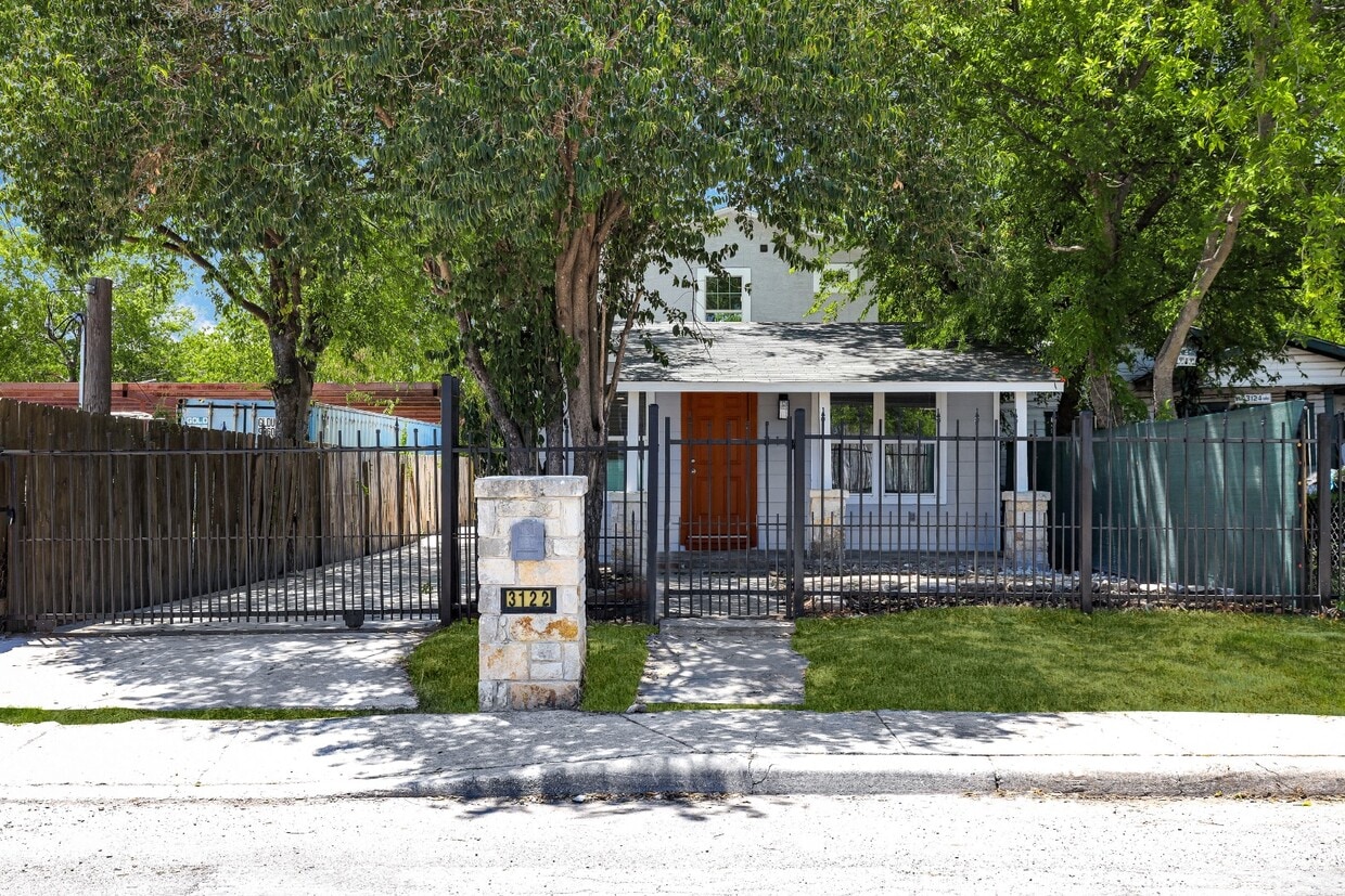 Foto del edificio - 3122 W César E Chávez Blvd