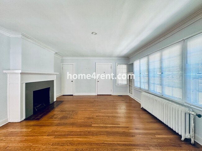 Foto del edificio - First Level Condo, Just Off the Plaza with...