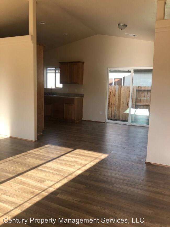 Building Photo - 3 br, 2 bath House - 1802 Aster Street