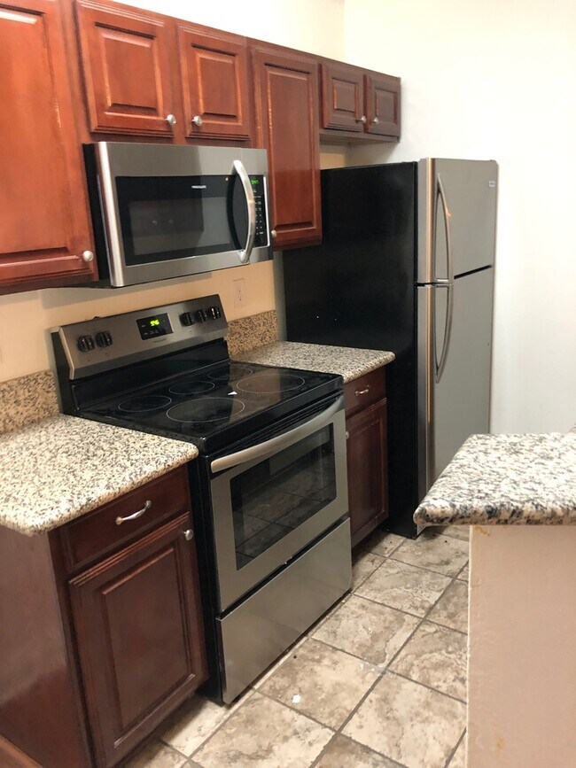 Foto del edificio - Beautiful one bedroom first floor condo!