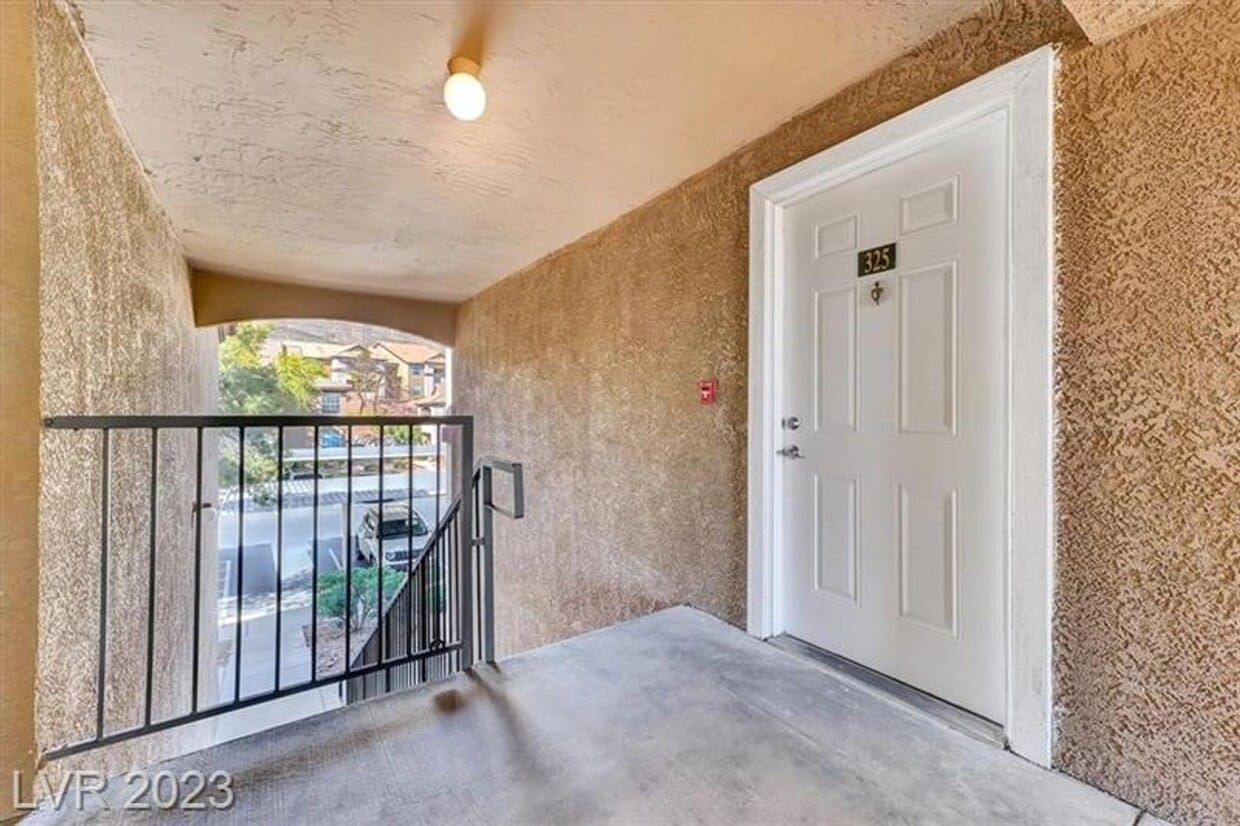 Primary Photo - Stunning condo in Henderson!