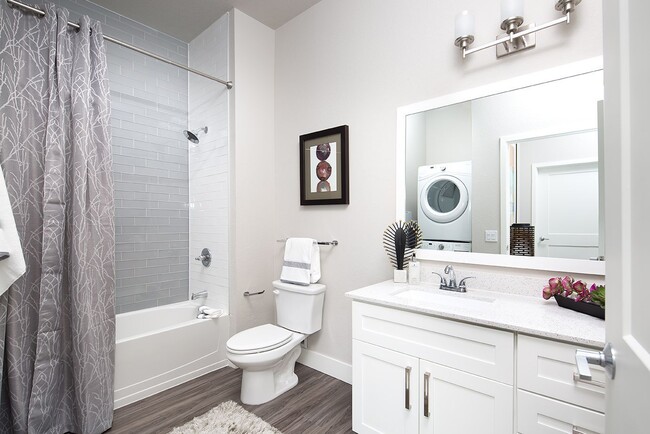 Interior Photo - The Glenn