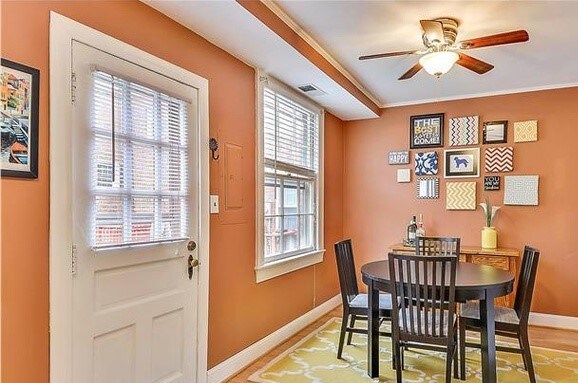 Comedor - 1100 S Barton St