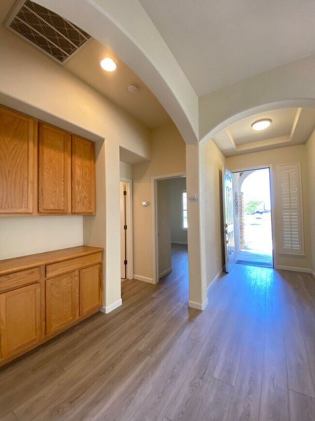 Foto del edificio - Beautiful Home in Stonelake Coming Soon!