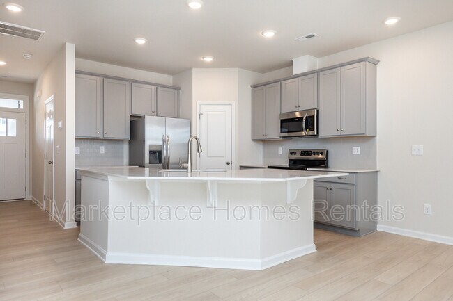 Building Photo - 307 E Compass Wy
