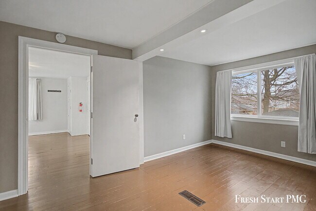 Foto del edificio - Charm Meets Modern Living in the Heart of Stanton