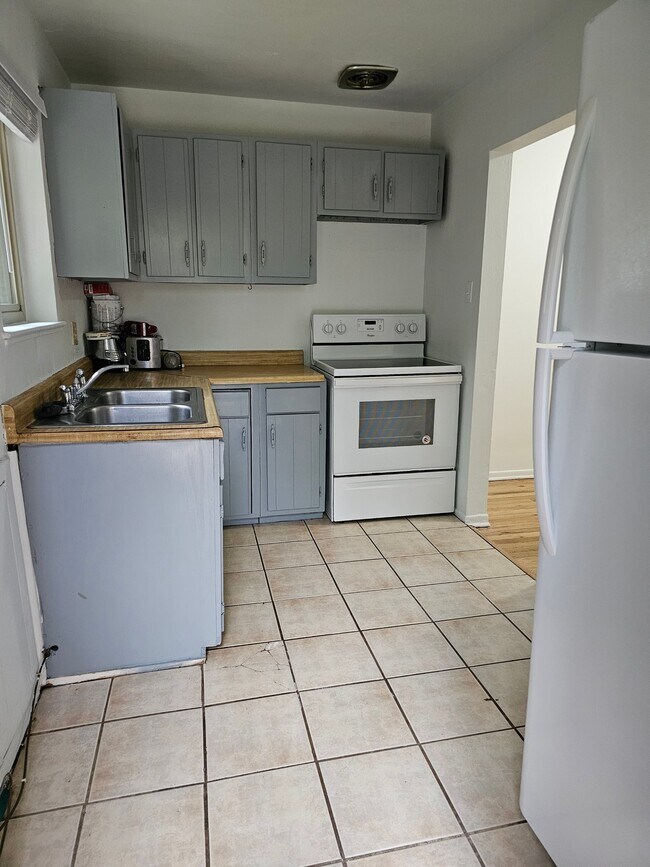 Foto del edificio - 795-797 Kilmer St