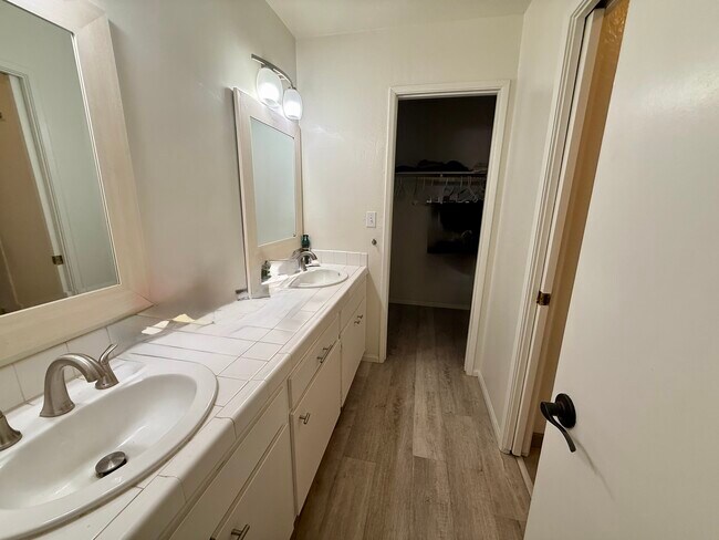 Bath 1 - 3375 Foothill Rd