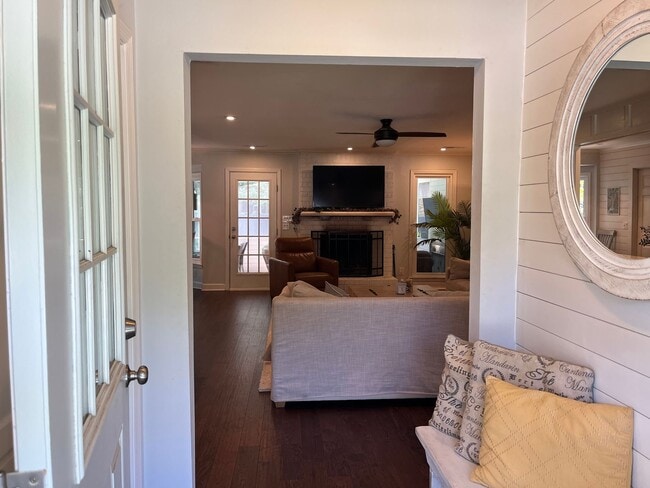 Photo - 3 Bedroom 2 Bath Furnished House in Harborgate Shores - Mt Pleasant