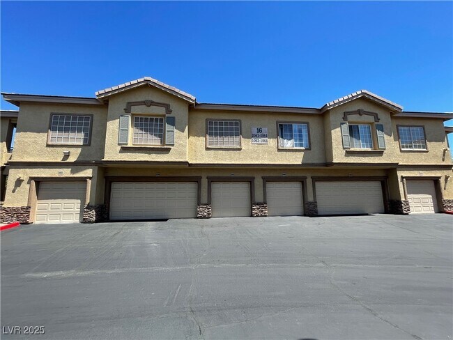 Building Photo - 9901 Trailwood Dr