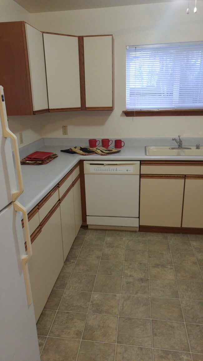 2bdrm -1bath - The Village Apartments