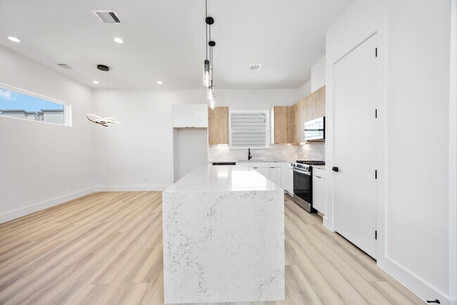 Photo - 6735c Peerless St (Houston, TX) Townhome