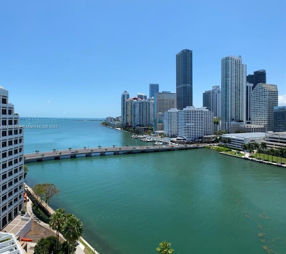 Primary Photo - 701 Brickell Key Blvd