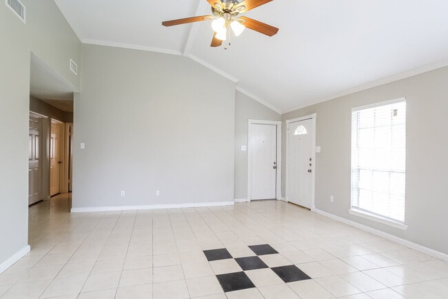 Building Photo - 10018 Spotted Horse Dr
