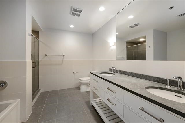 Building Photo - 1025 Maxwell Ln