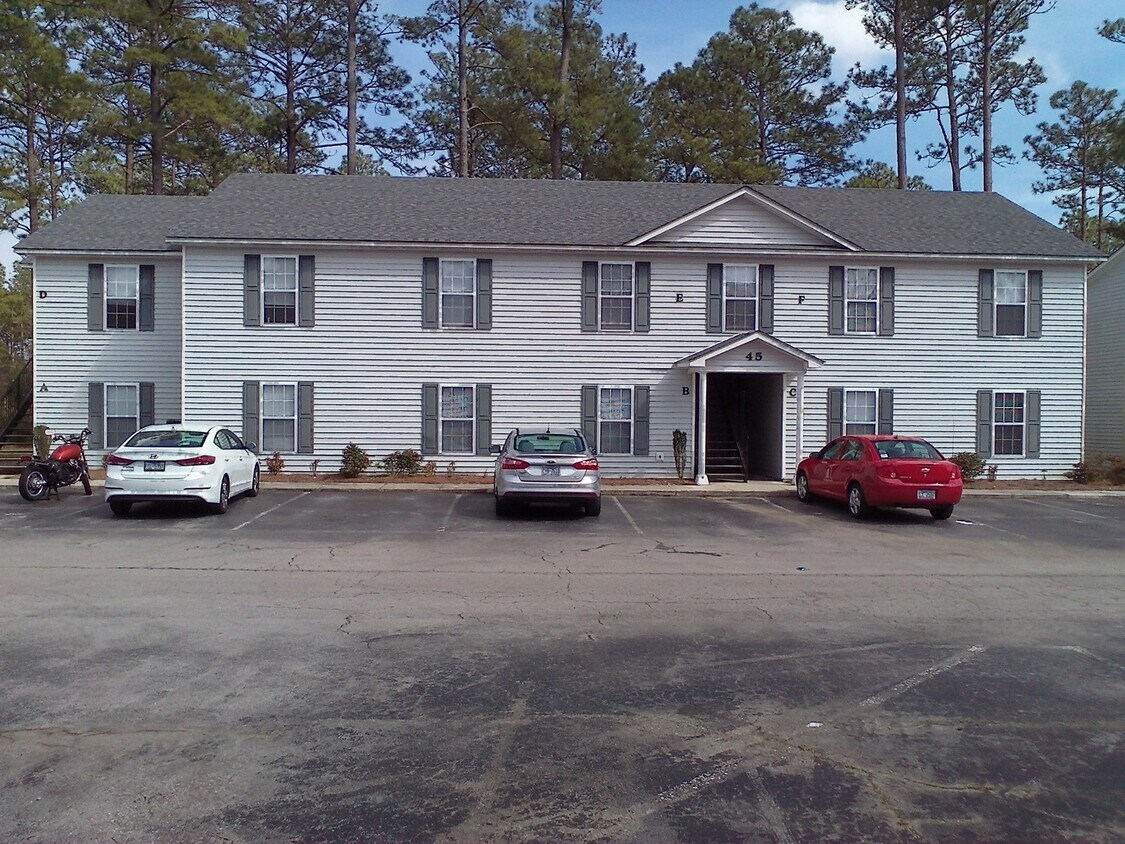 Primary Photo - 2 Bedroom, 1 bath apartment Upstairs Unit