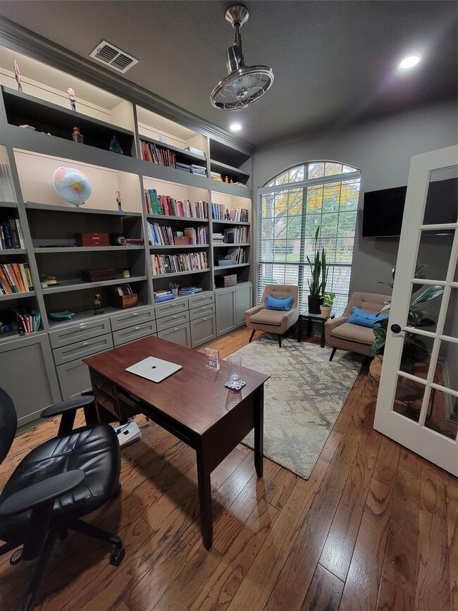 Building Photo - 1319 San Andres Dr