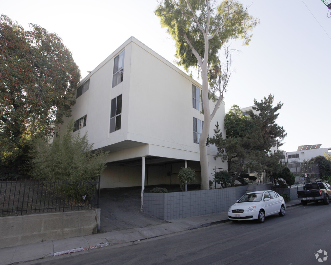 Building Photo - 952 Maltman Ave