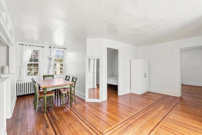 Foto del edificio - 1038 W Lancaster Ave