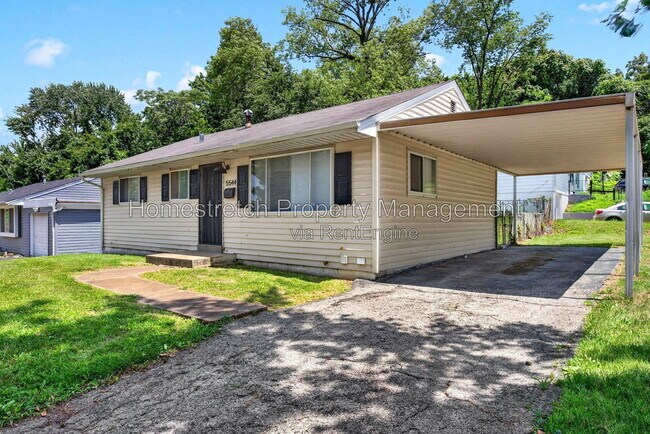 Foto del edificio - 5544 Sapphire Ave