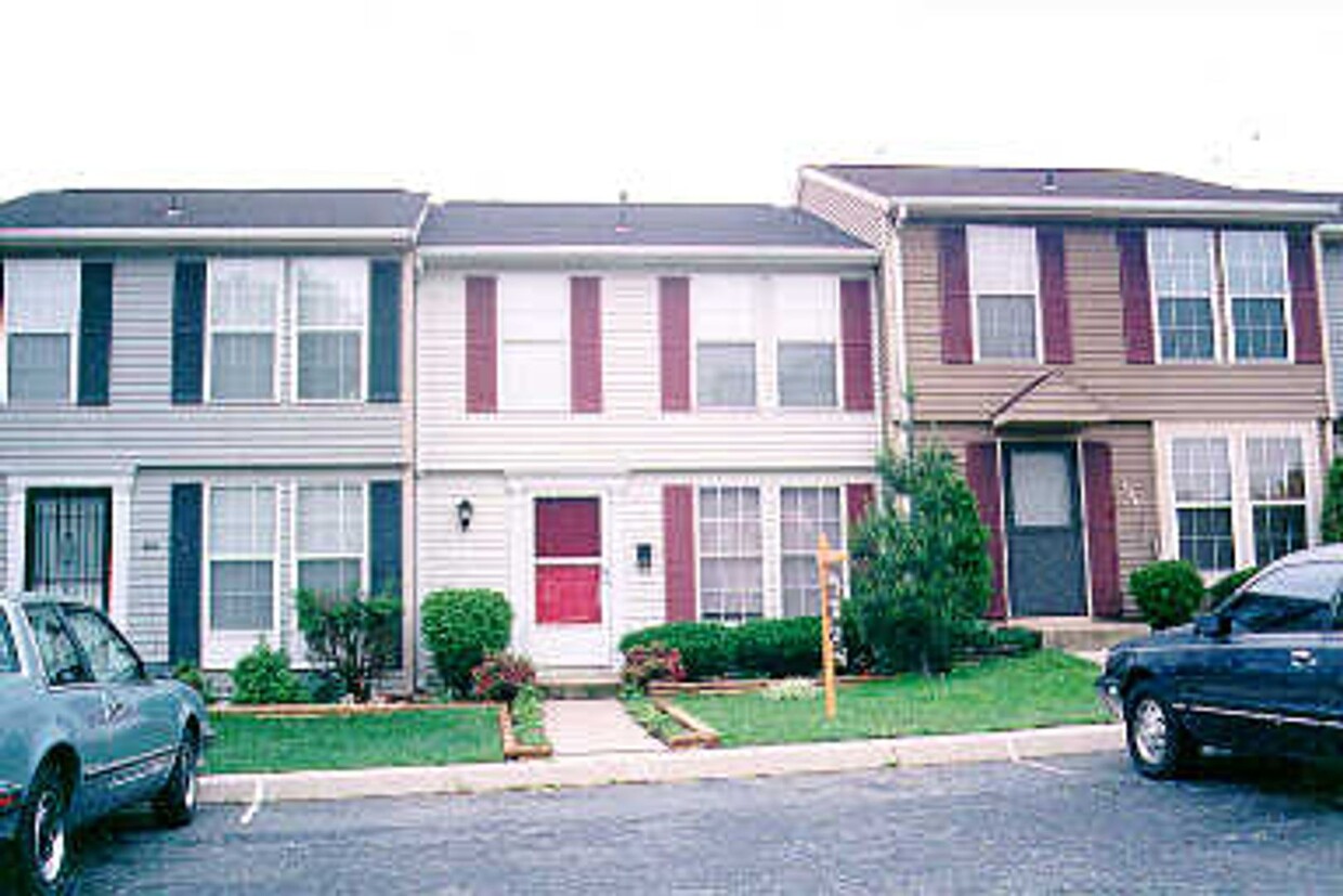 Primary Photo - EDGEWOOD - STREAMSIDE TOWNHOUSE