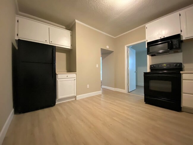 Foto del edificio - Downtown China Grove -Maint St- 1 bedroom ...