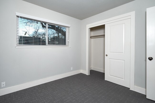 Alamo #20 bed1 (1) - Allure Apartments