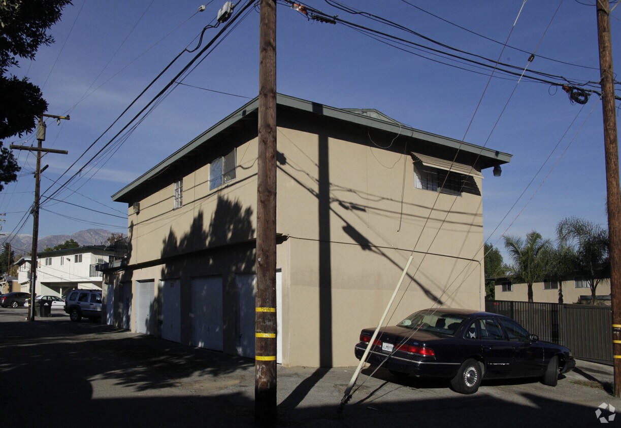 Building Photo - 729 N Palmetto Ave
