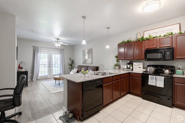 1BR, 1BA - 746SF - Kitchen - Aventine at Kessler Park